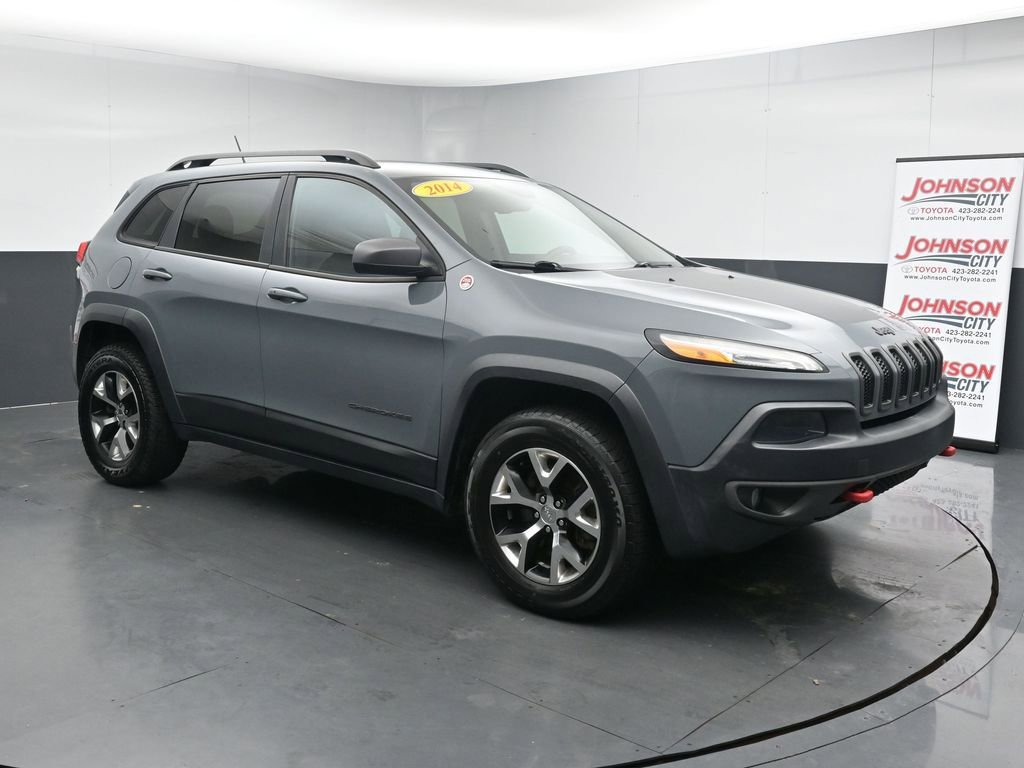 Used 2014 Jeep Cherokee Trailhawk w/ Comfort/Convenience Group AWD/4WD image 2