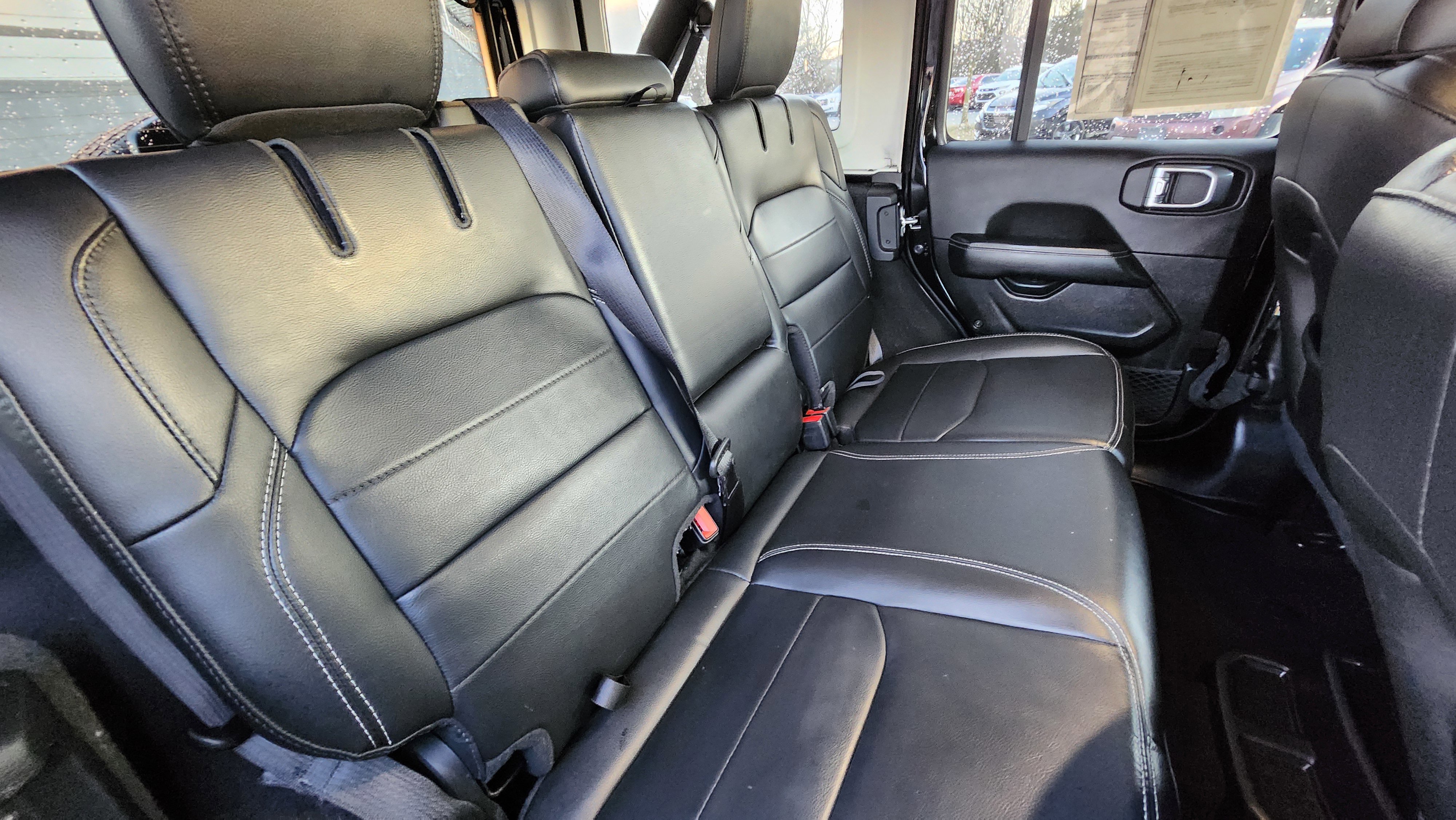 Used 2022 Jeep Wrangler Unlimited Sahara w/ Cold Weather Group image 21