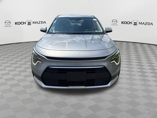Used 2023 Kia Niro LX FWD image 2