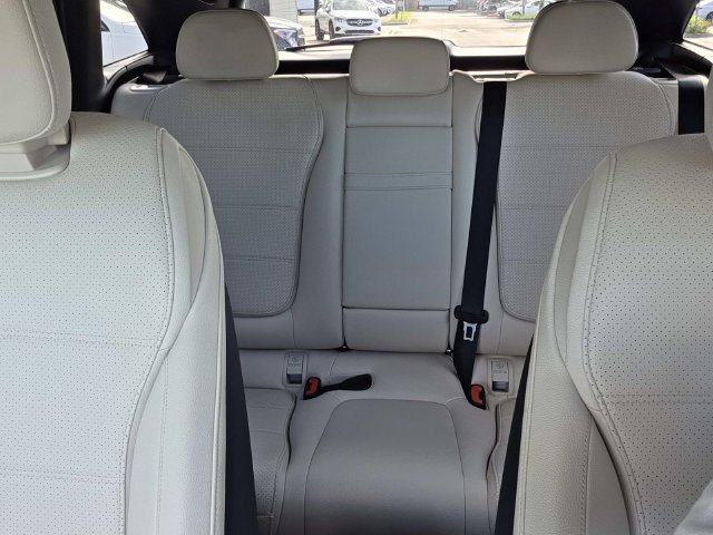Certified 2025 Mercedes-Benz GLC 300 image 23