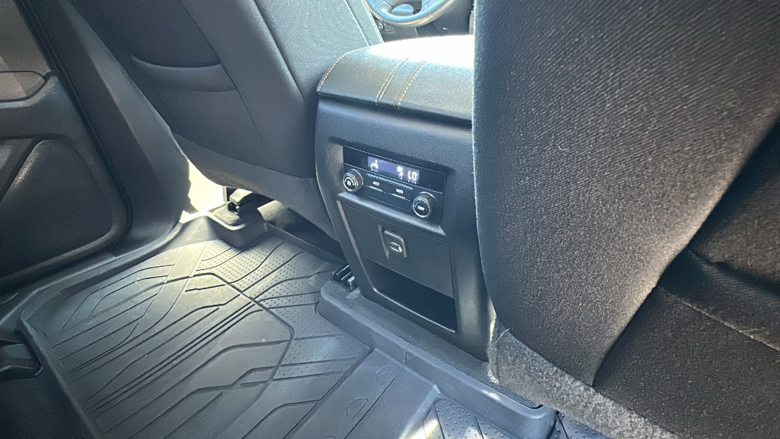 Used 2021 Chevrolet Traverse LT AWD/4WD image 26