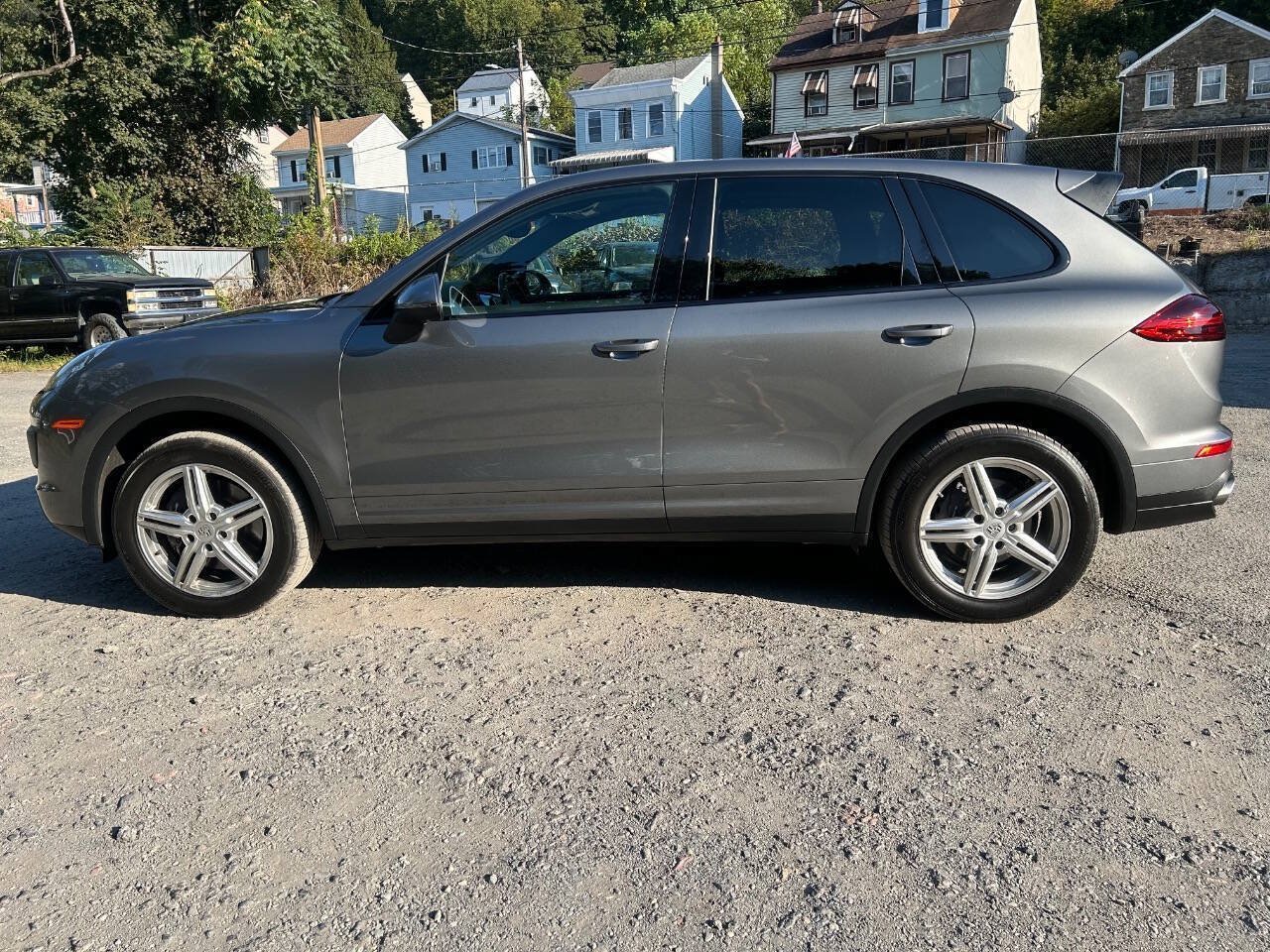 Used 2016 Porsche Cayenne AWD/4WD image 6