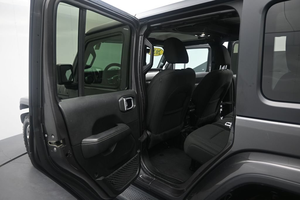 Used 2020 Jeep Wrangler Unlimited Sahara w/ Dual Top Group AWD/4WD image 13