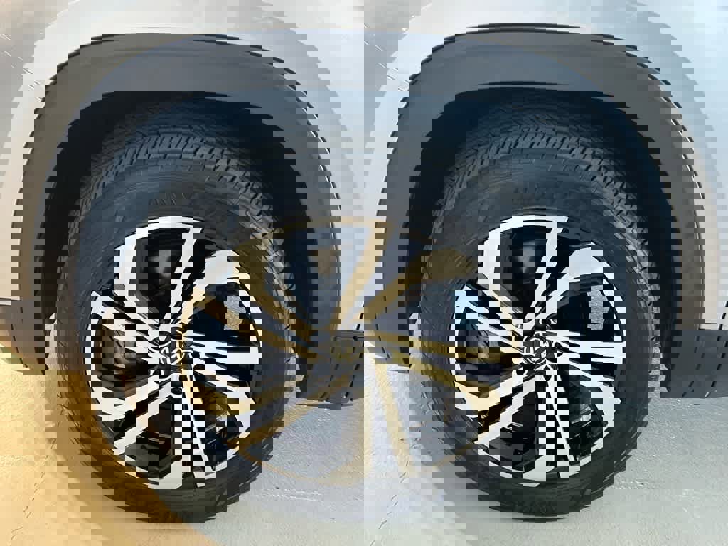 Certified 2023 Volkswagen Atlas SEL image 8