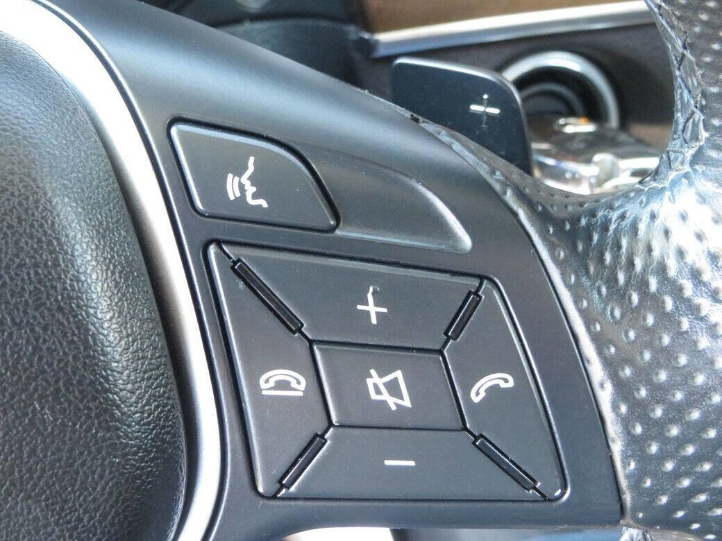Used 2014 Mercedes-Benz E 350 4MATIC Sedan image 27