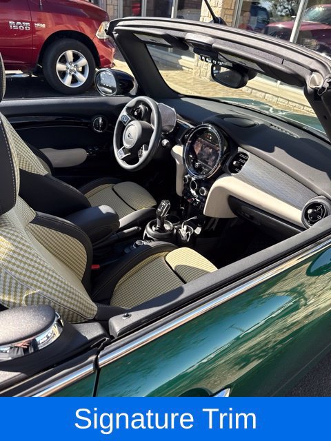 Used 2024 MINI Cooper Convertible w/ Signature Upholstery Package FWD image 4