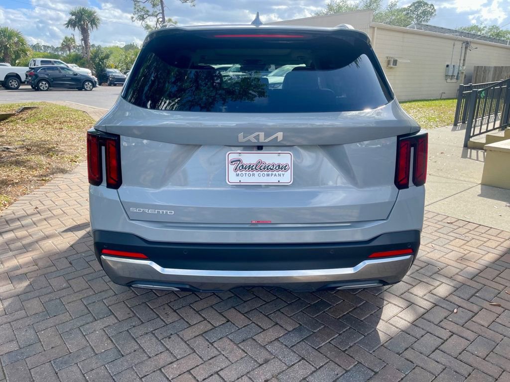 Used 2026 Kia Sorento S w/ S Panoramic Sunroof Package FWD image 4