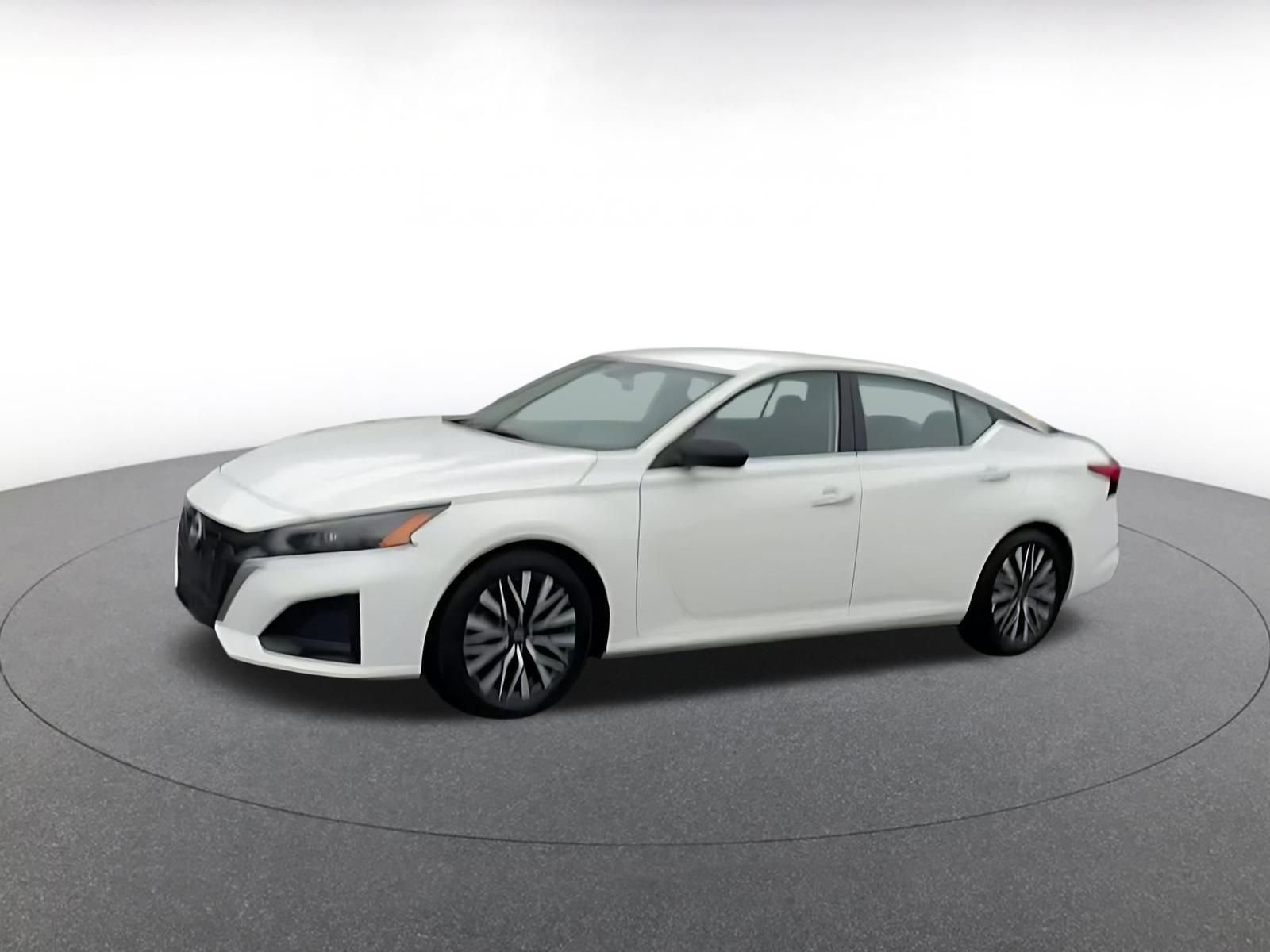 Used 2025 Nissan Altima 2.5 SV image 8