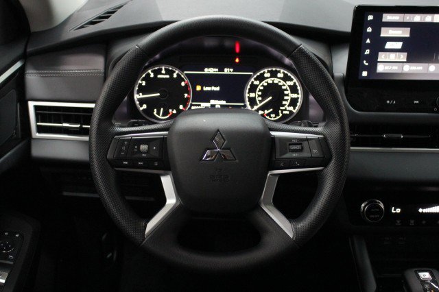 New 2026 Mitsubishi Outlander ES FWD image 21