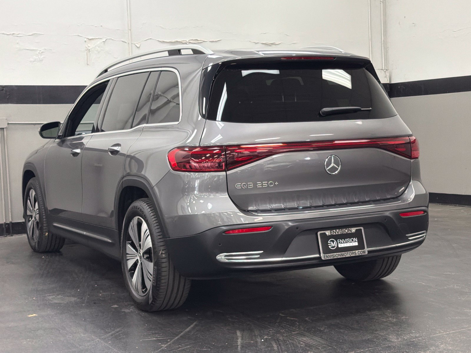 Used 2024 Mercedes-Benz EQB 250+ image 10
