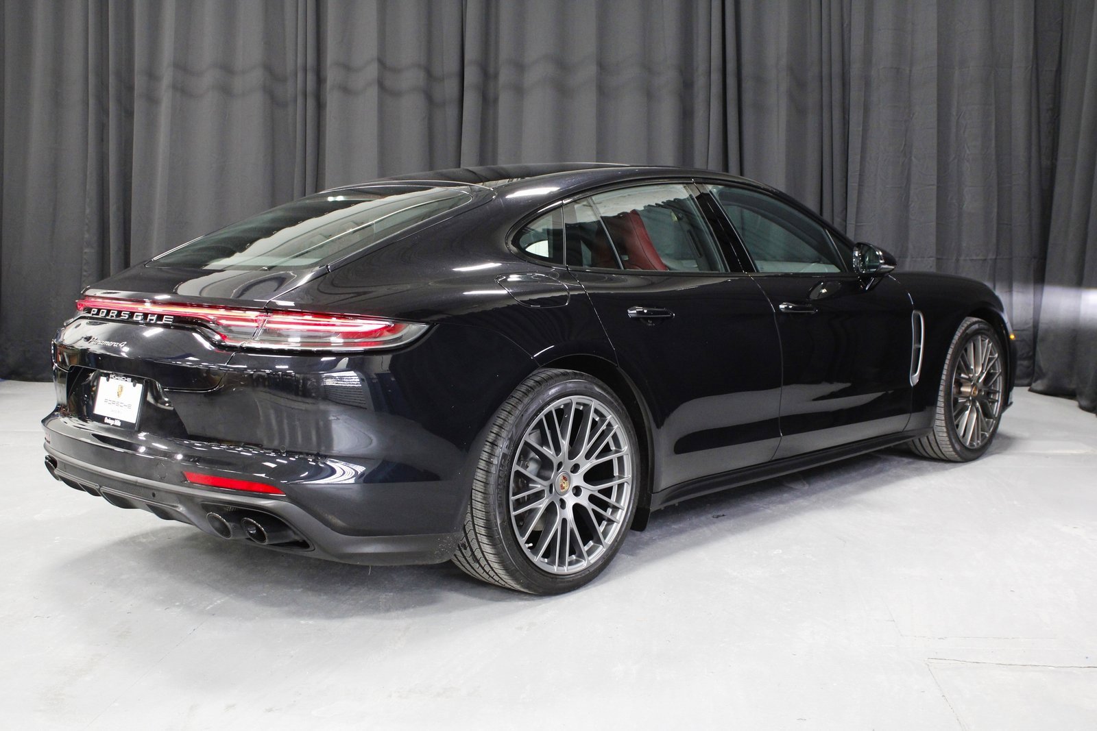 Certified 2022 Porsche Panamera 4 Platinum Edition image 7