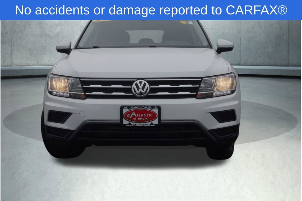 Used 2021 Volkswagen Tiguan SE w/ Panoramic Sunroof Package image 2