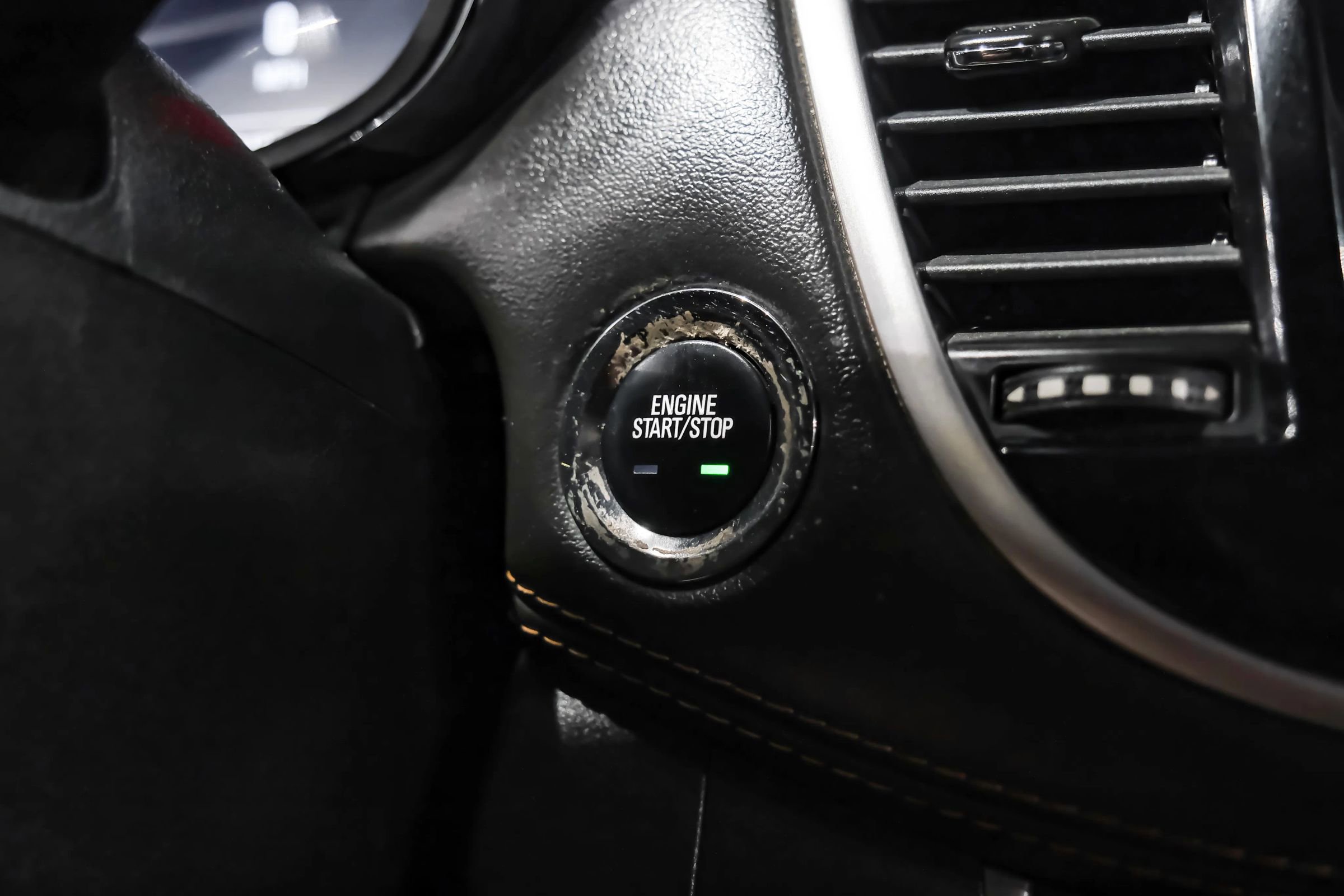 Used 2022 Chevrolet Trax LT w/ LT Convenience Package image 19