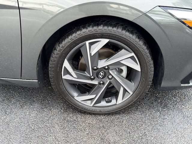 Used 2024 Hyundai Elantra Limited FWD image 8