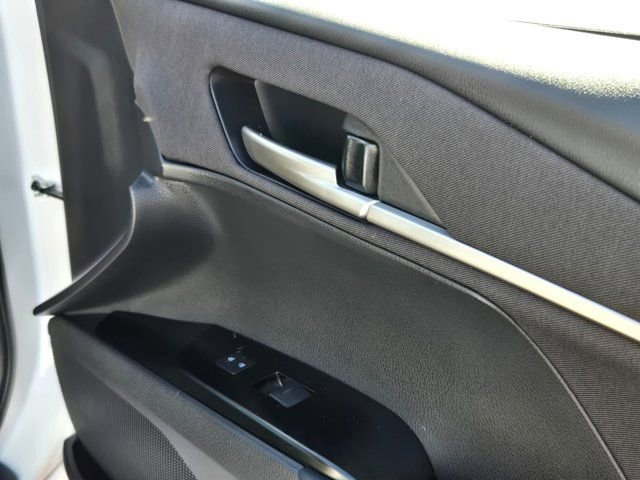 Used 2025 Toyota Camry LE image 28