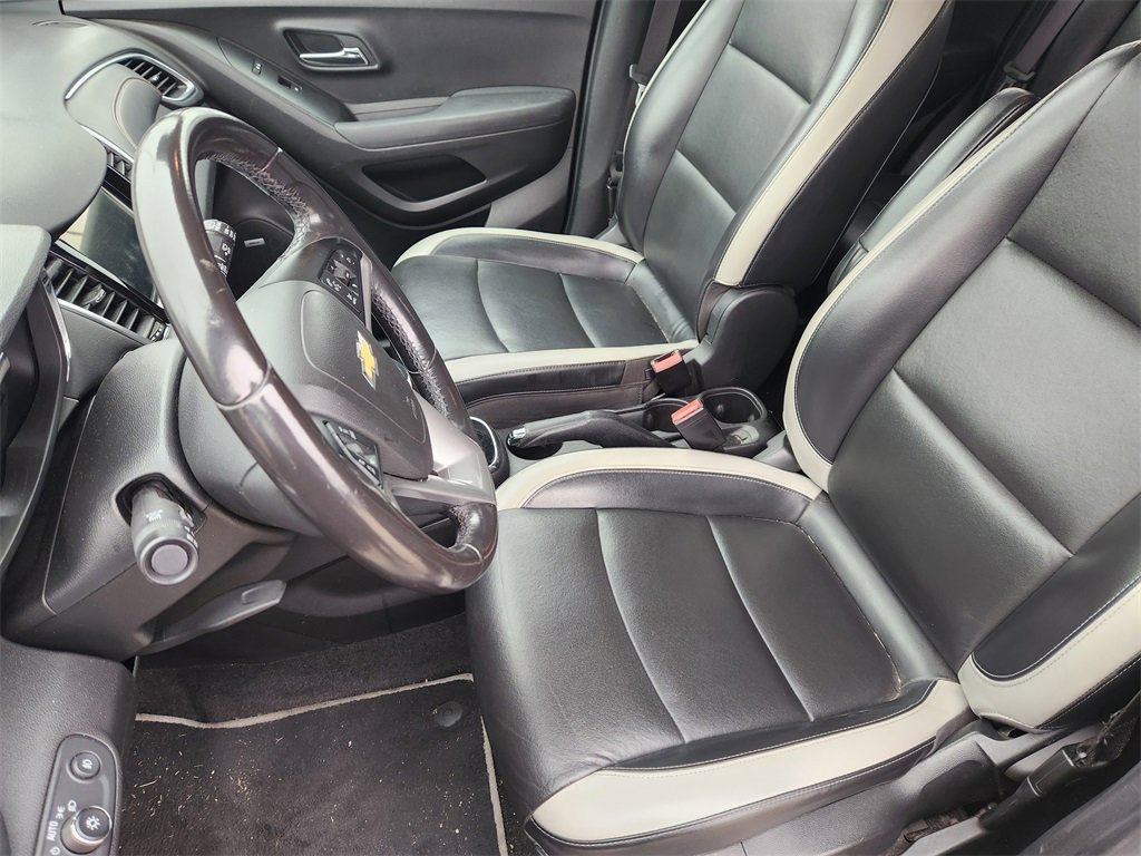 Used 2019 Chevrolet Trax Premier w/ Midnight Edition image 15