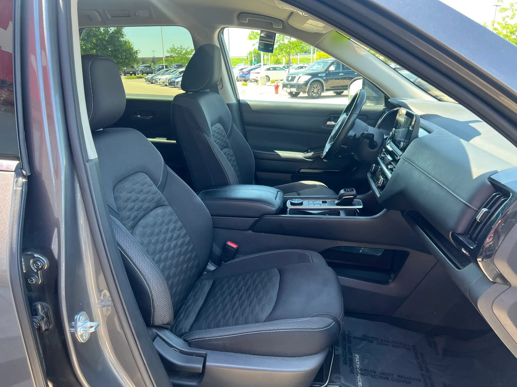 Used 2022 Nissan Pathfinder SV AWD/4WD image 8