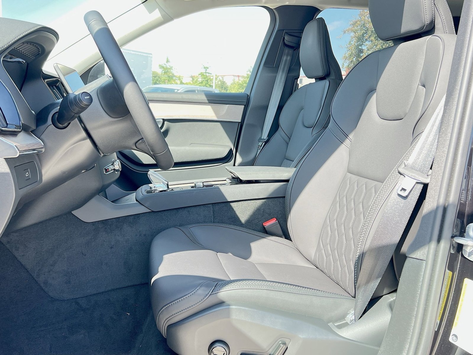 New 2026 Volvo XC90 B6 Plus w/ Protection Package Premier image 13