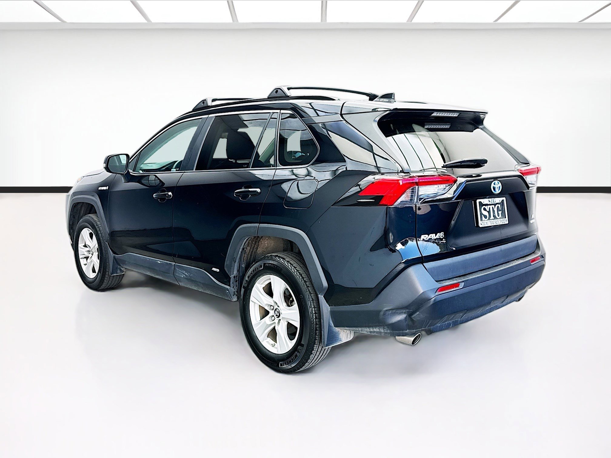 Used 2020 Toyota RAV4 LE AWD/4WD image 6
