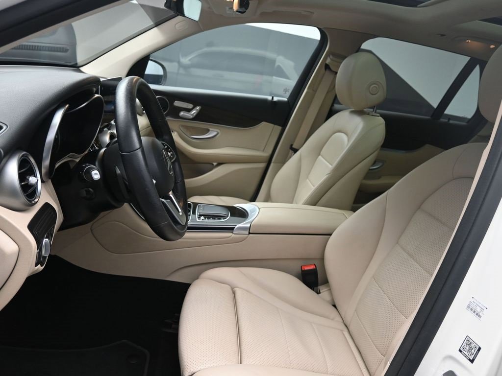 Used 2022 Mercedes-Benz GLC 300 w/ Premium Package Lite image 18