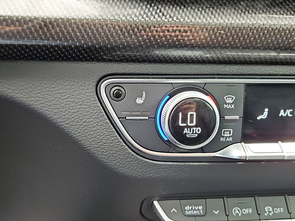 Used 2018 Audi SQ5 Premium Plus w/ Navigation Package image 20