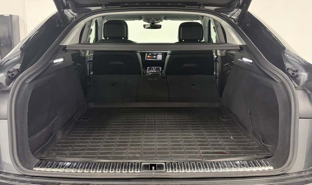 Used 2021 Audi e-tron Prestige AWD/4WD image 28
