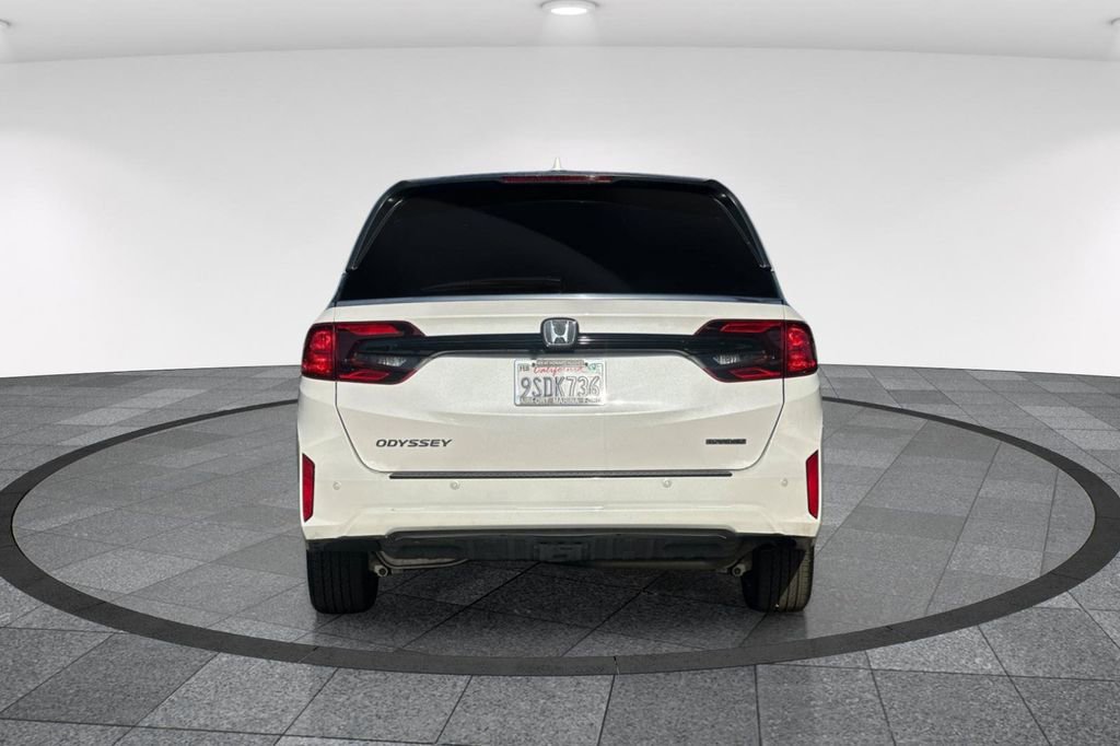 Used 2025 Honda Odyssey Touring image 7
