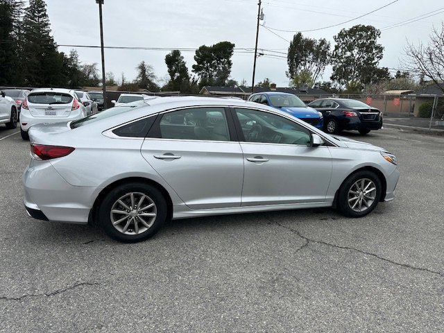 Used 2019 Hyundai Sonata SE w/ Cargo Package image 11