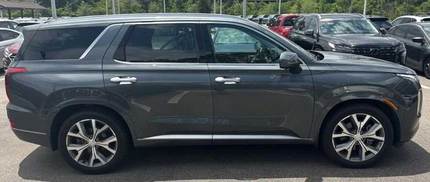 Used 2021 Hyundai Palisade Limited w/ Winter Package AWD/4WD image 3
