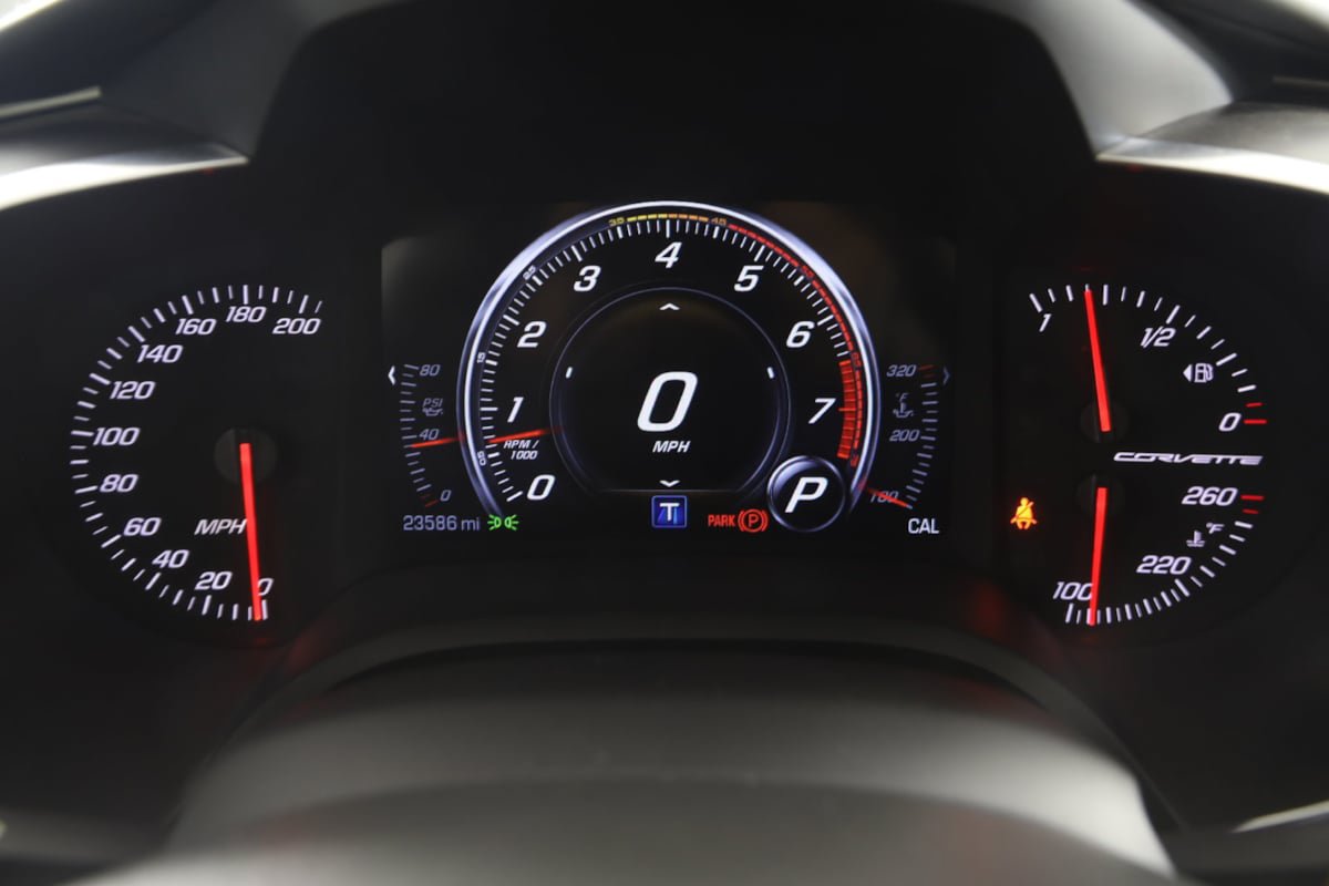 Used 2017 Chevrolet Corvette Stingray Coupe w/ Z51 3LT RWD image 22