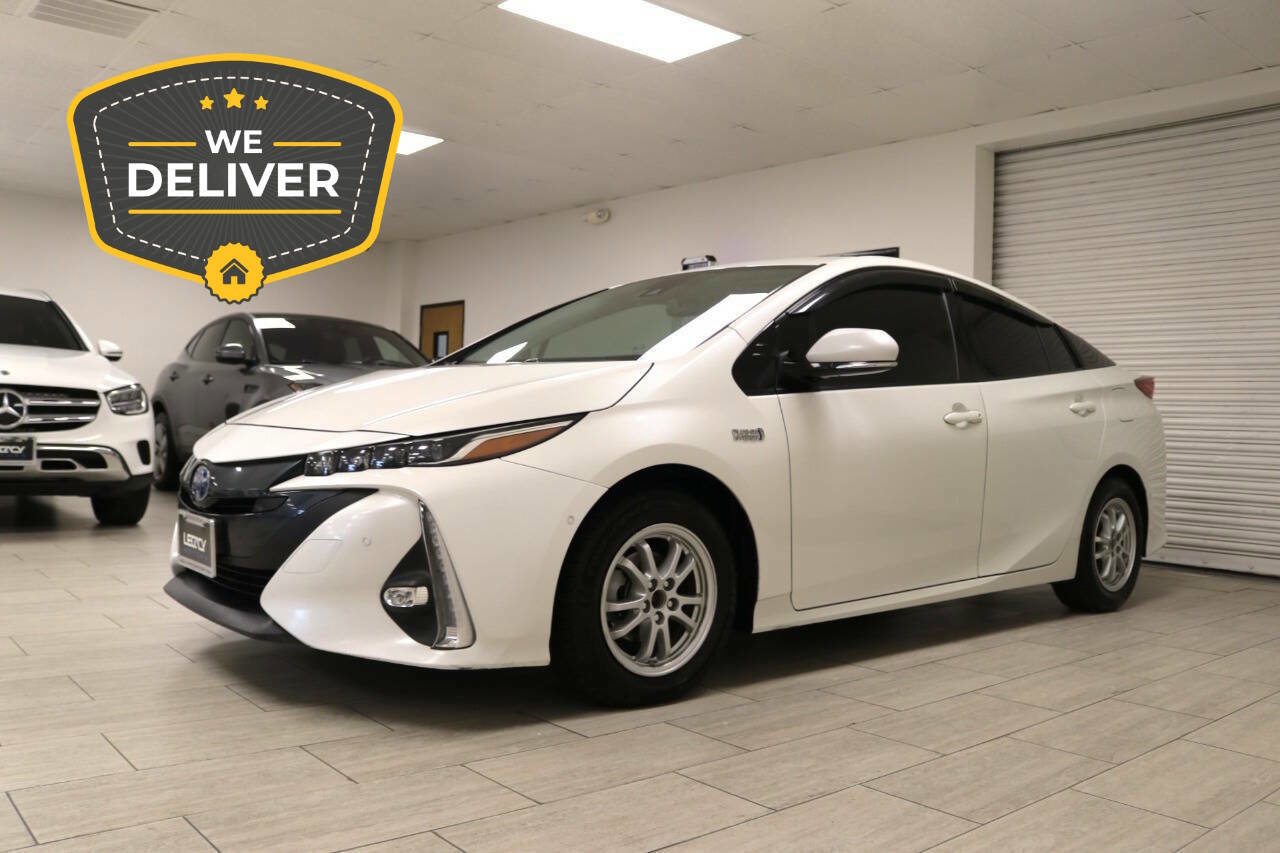 Used 2017 Toyota Prius Prime Advanced image 1