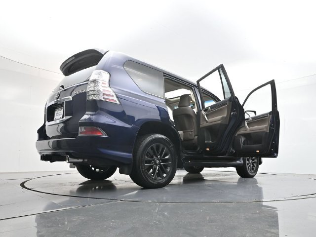 Used 2020 Lexus GX 460 Premium w/ Premium Package AWD/4WD image 58