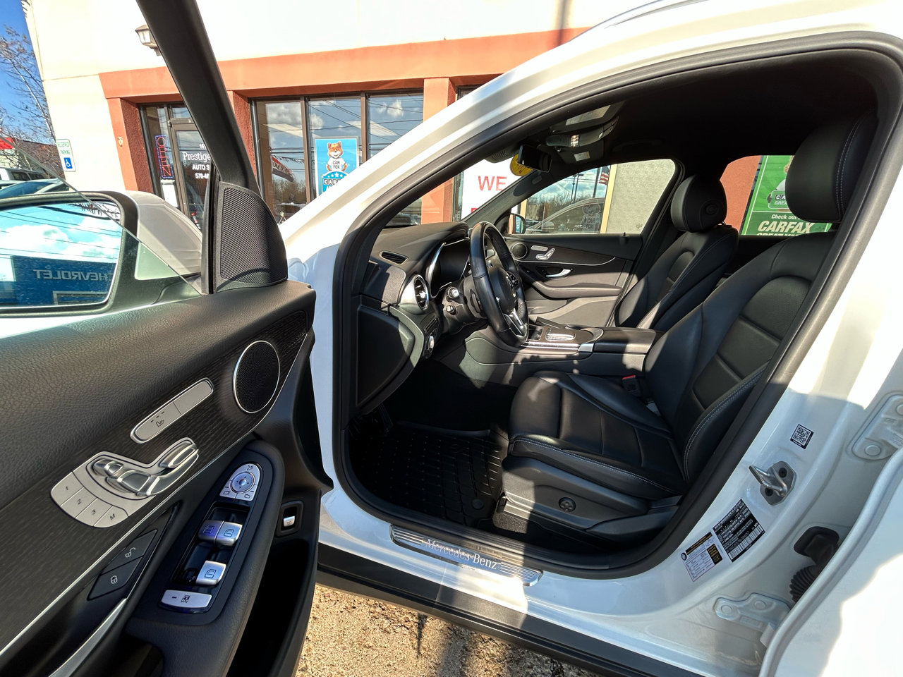 Used 2022 Mercedes-Benz GLC 300 4MATIC image 9