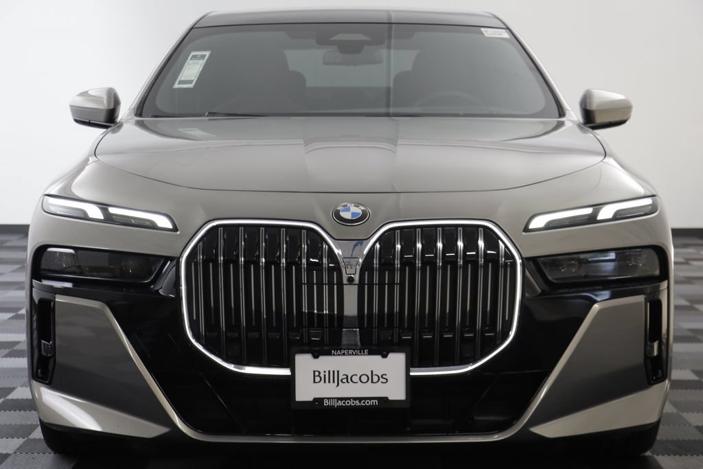 Used 2023 BMW 760i xDrive w/ Parking Assistance Package AWD/4WD image 21