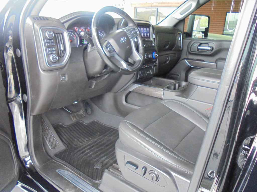 Used 2023 Chevrolet Silverado 3500 LTZ w/ LTZ Plus Package image 7