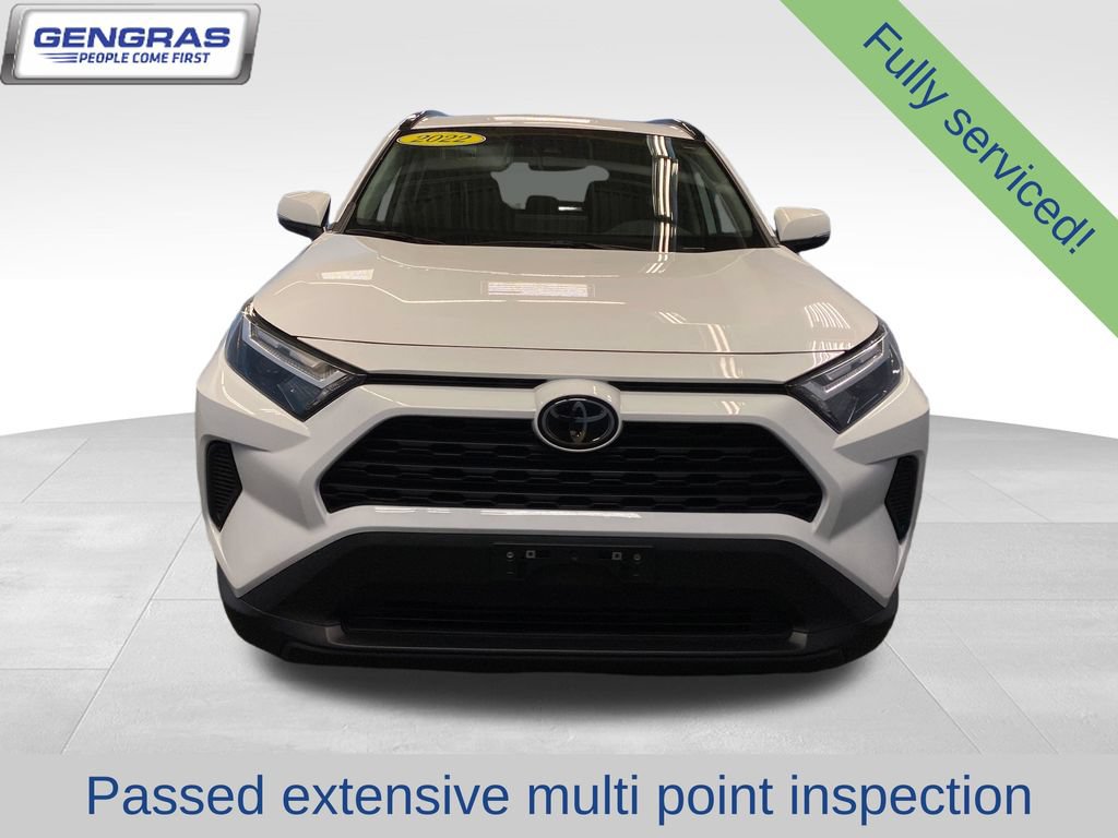 Used 2022 Toyota RAV4 XLE w/ Convenience Package AWD/4WD image 3