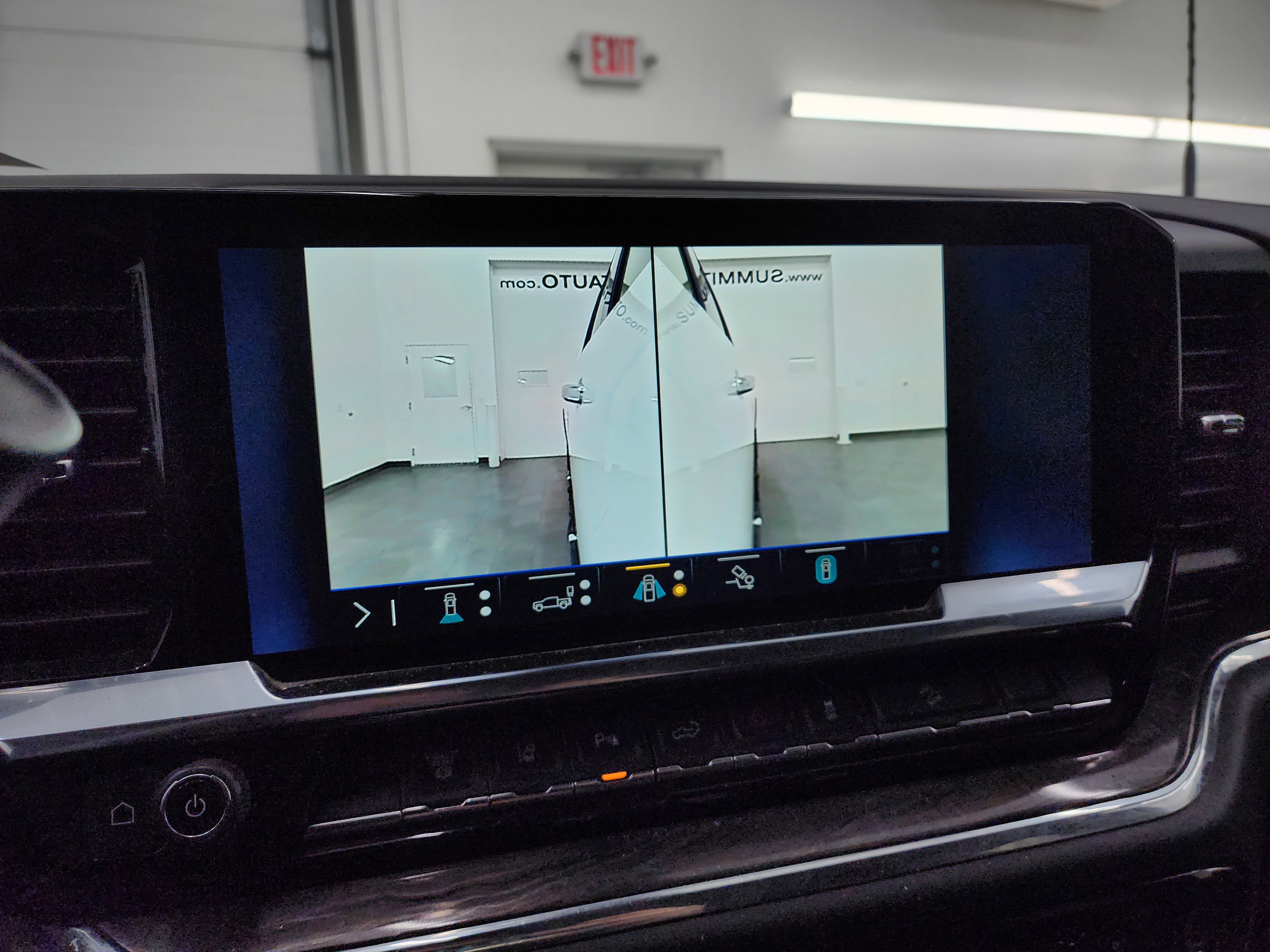 Used 2024 Chevrolet Silverado 2500 LTZ w/ LTZ Plus Package image 20