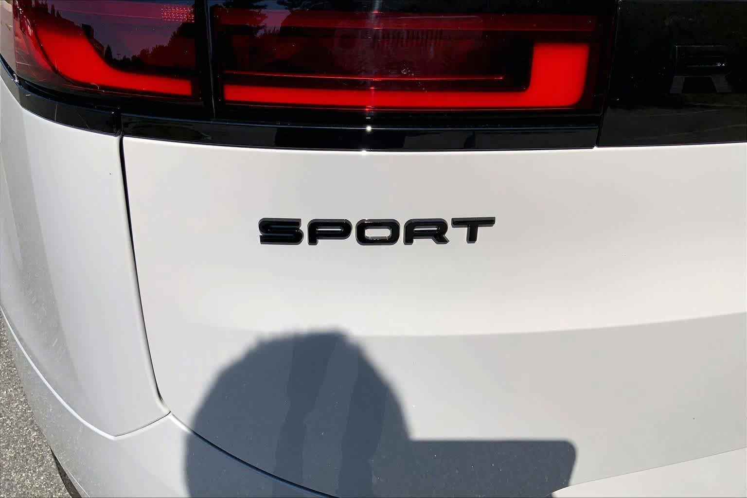 New 2026 Land Rover Range Rover Sport Dynamic SE AWD/4WD image 6