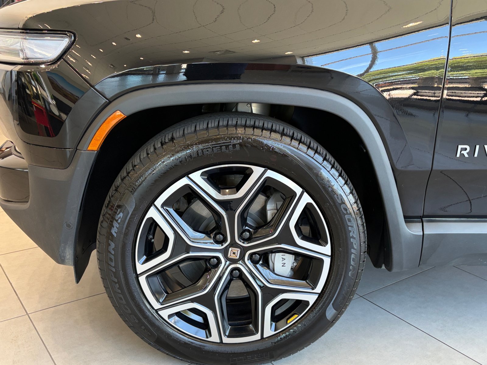 Used 2026 Rivian R1S Adventure Tri AWD/4WD image 10