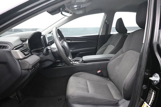 Used 2025 Toyota Camry LE w/ Convenience Package FWD image 9