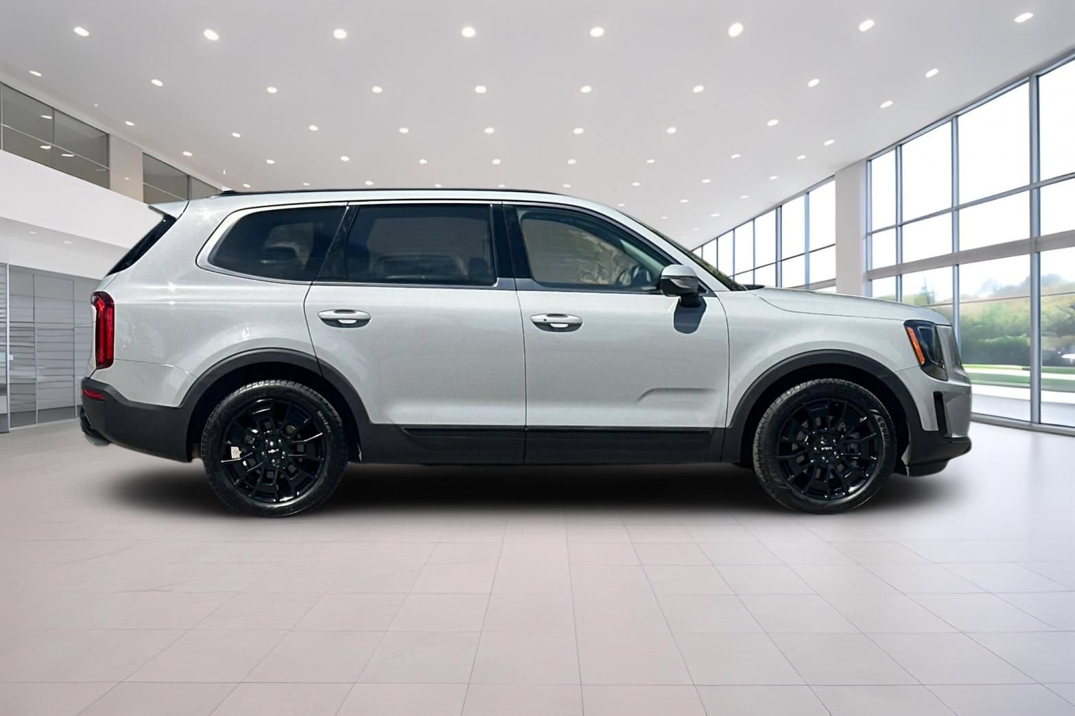 Used 2022 Kia Telluride EX w/ EX Premium Package AWD/4WD image 3