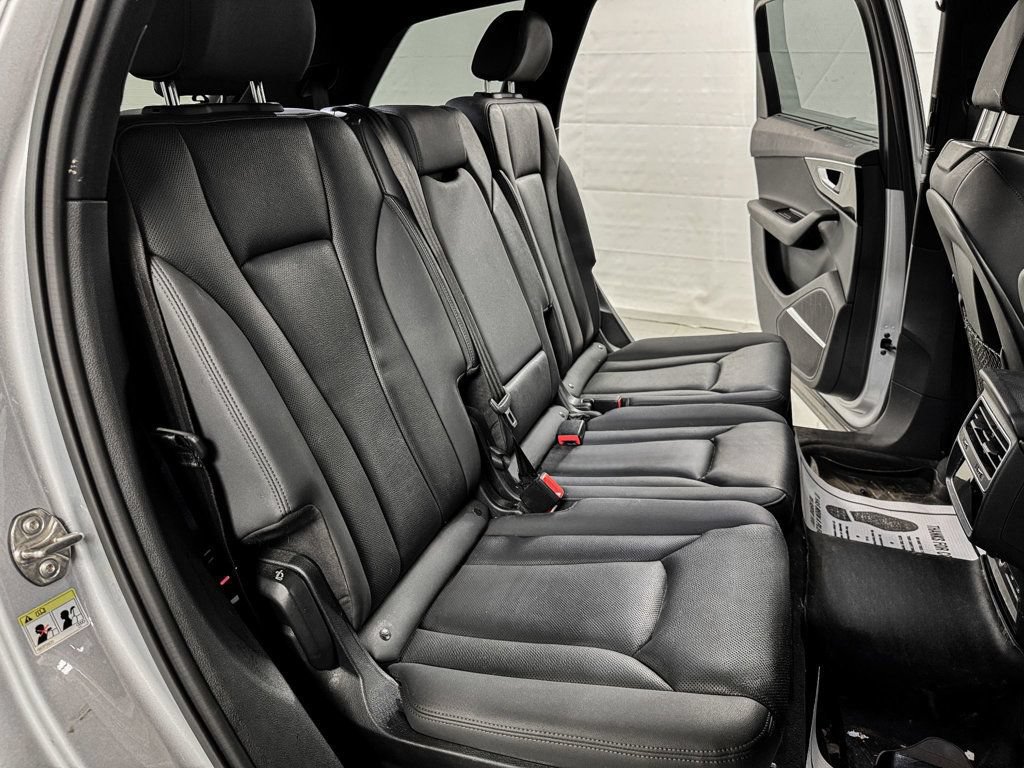 Used 2021 Audi Q7 2.0T Premium Plus w/ Executive Package AWD/4WD image 12