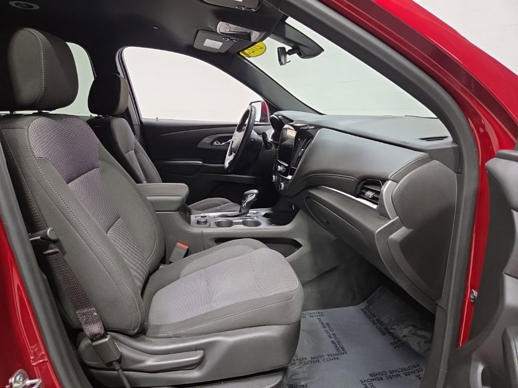 Used 2023 Chevrolet Traverse LT image 10