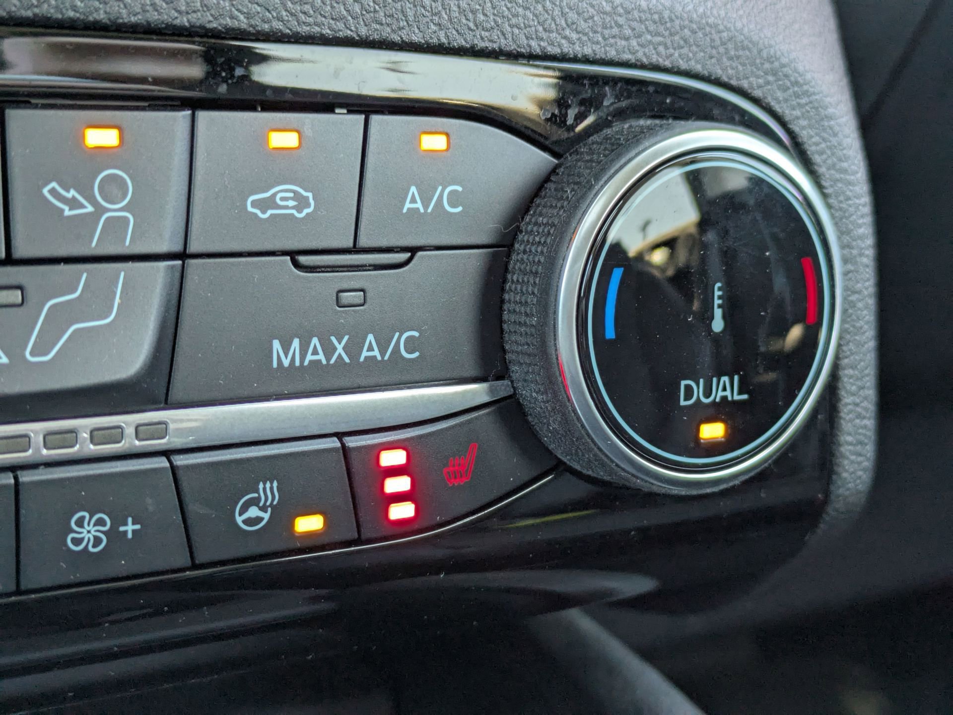 Certified 2022 Ford Escape SEL w/ Technology Package image 27