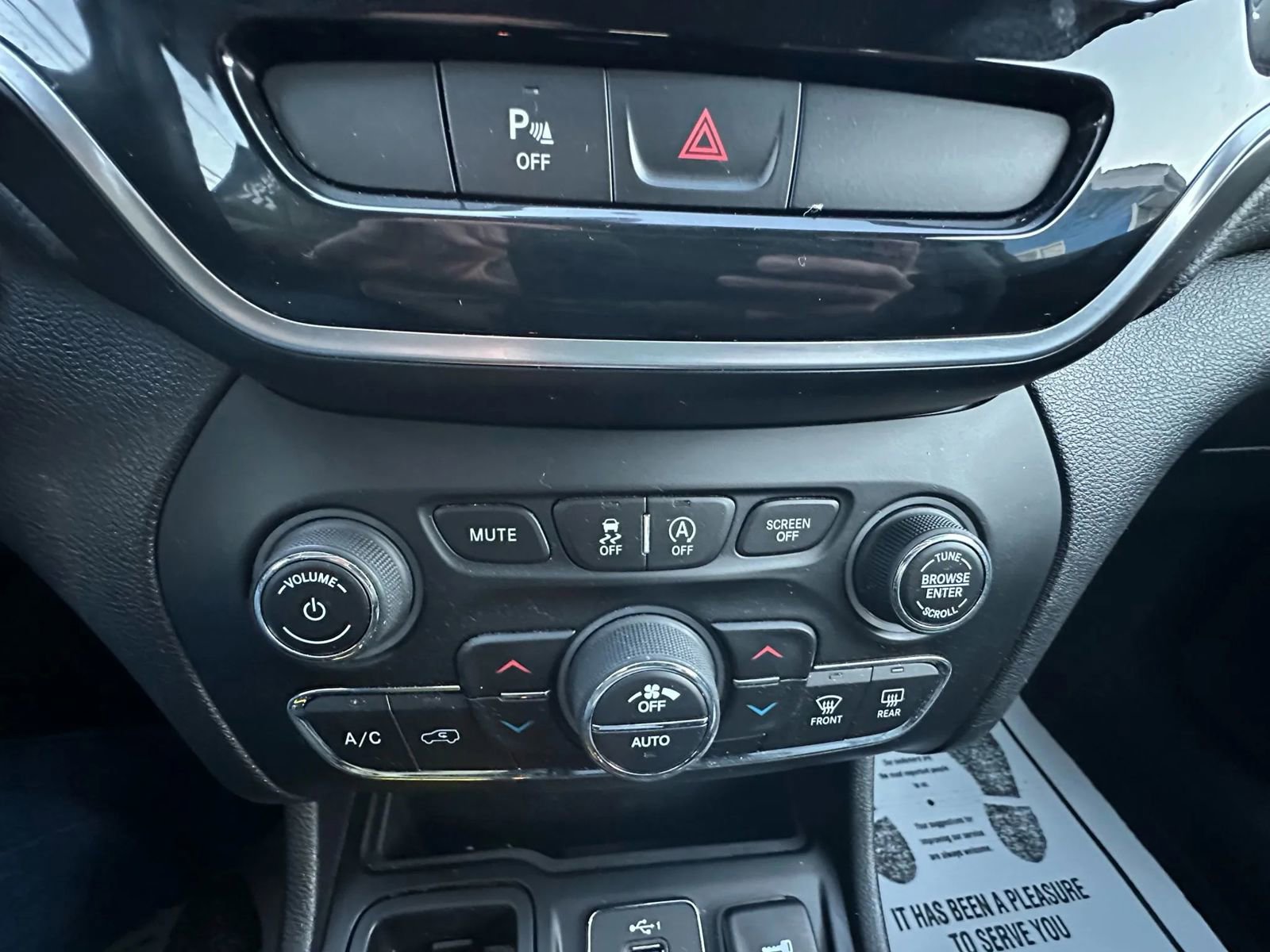 Used 2020 Jeep Cherokee Limited image 26