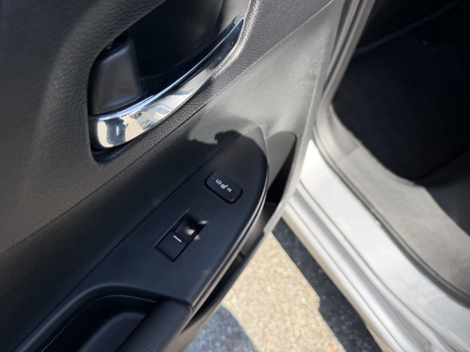 Used 2017 Honda Accord Touring image 11