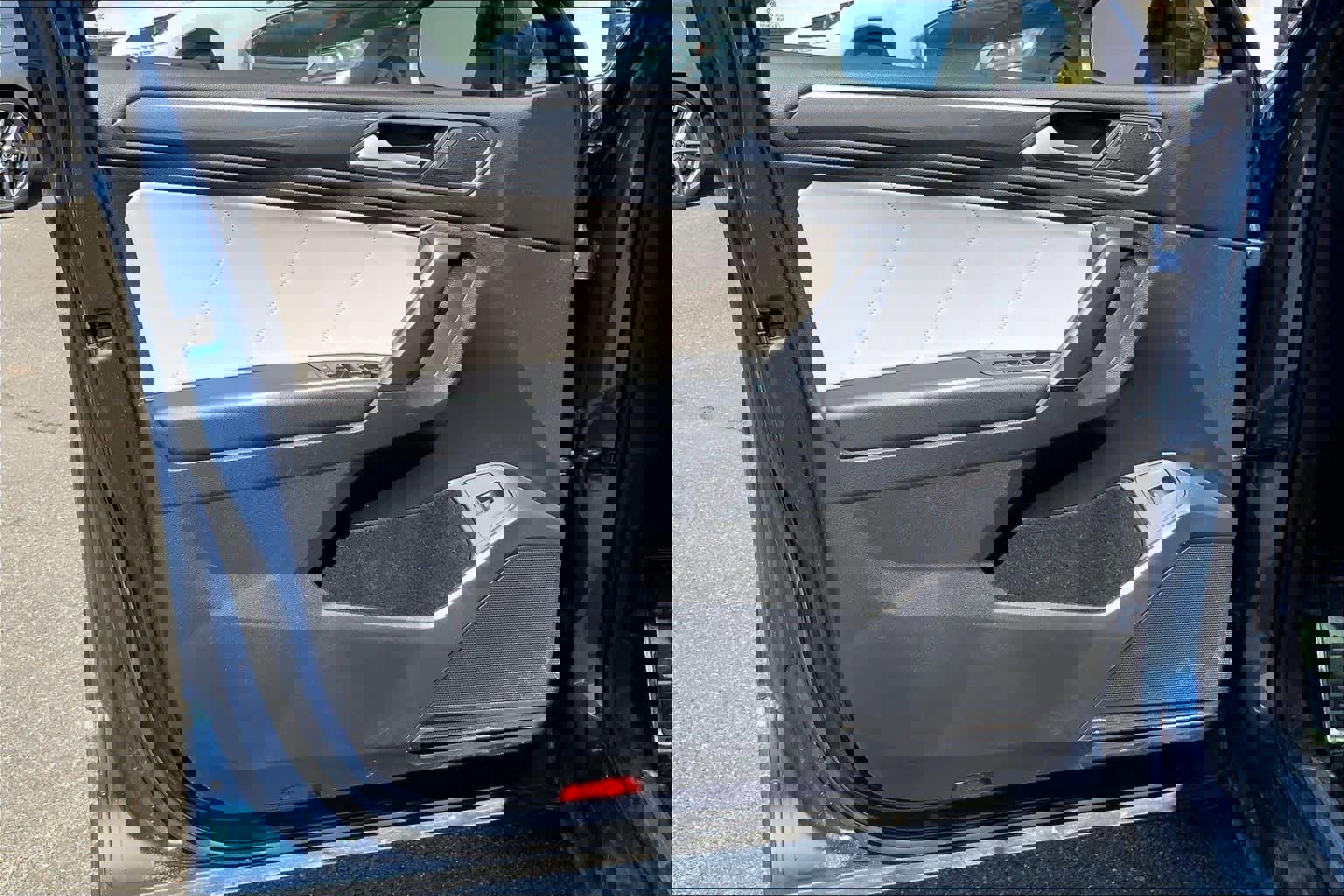 Used 2020 Volkswagen Tiguan SEL Premium R-Line w/ 3rd Row Seat Package image 22