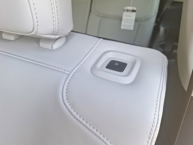 New 2025 Ford Expedition Platinum image 38