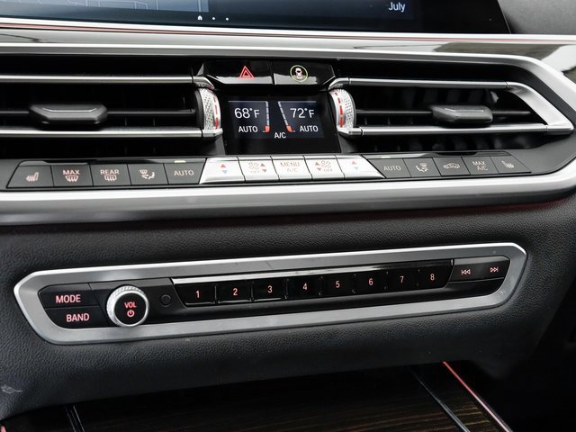 Used 2021 BMW X7 xDrive40i w/ Premium Package image 18