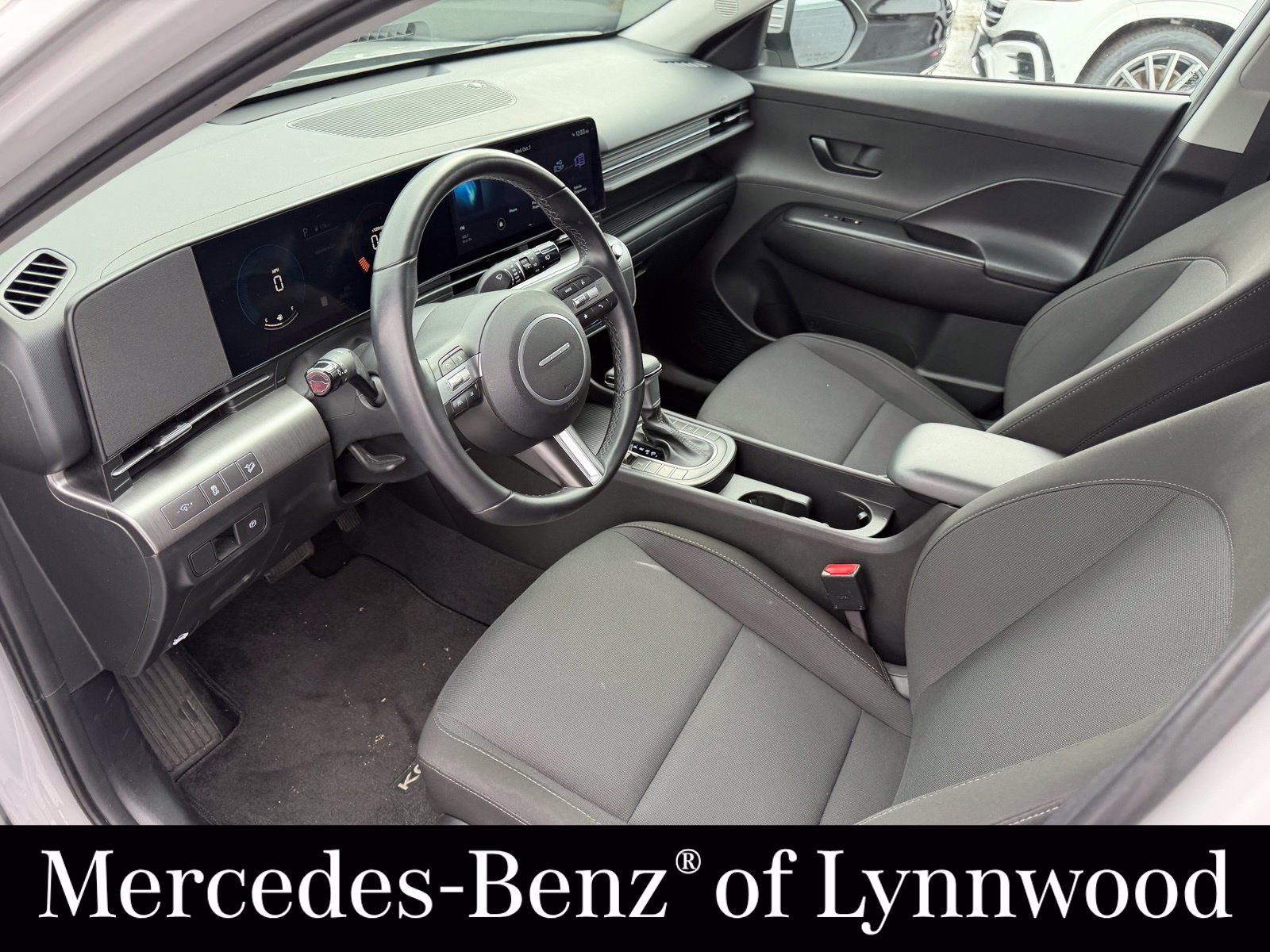 Used 2024 Hyundai Kona SEL AWD/4WD image 11